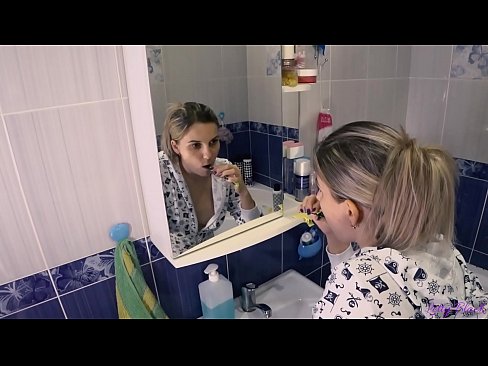 ❤️ Mae darnia gyda ifanc mewn pyjamas yn dod i ben cum llafar yn ass - letty du ️❌ Fideo rhefrol ar cy.sex78.ru ❤